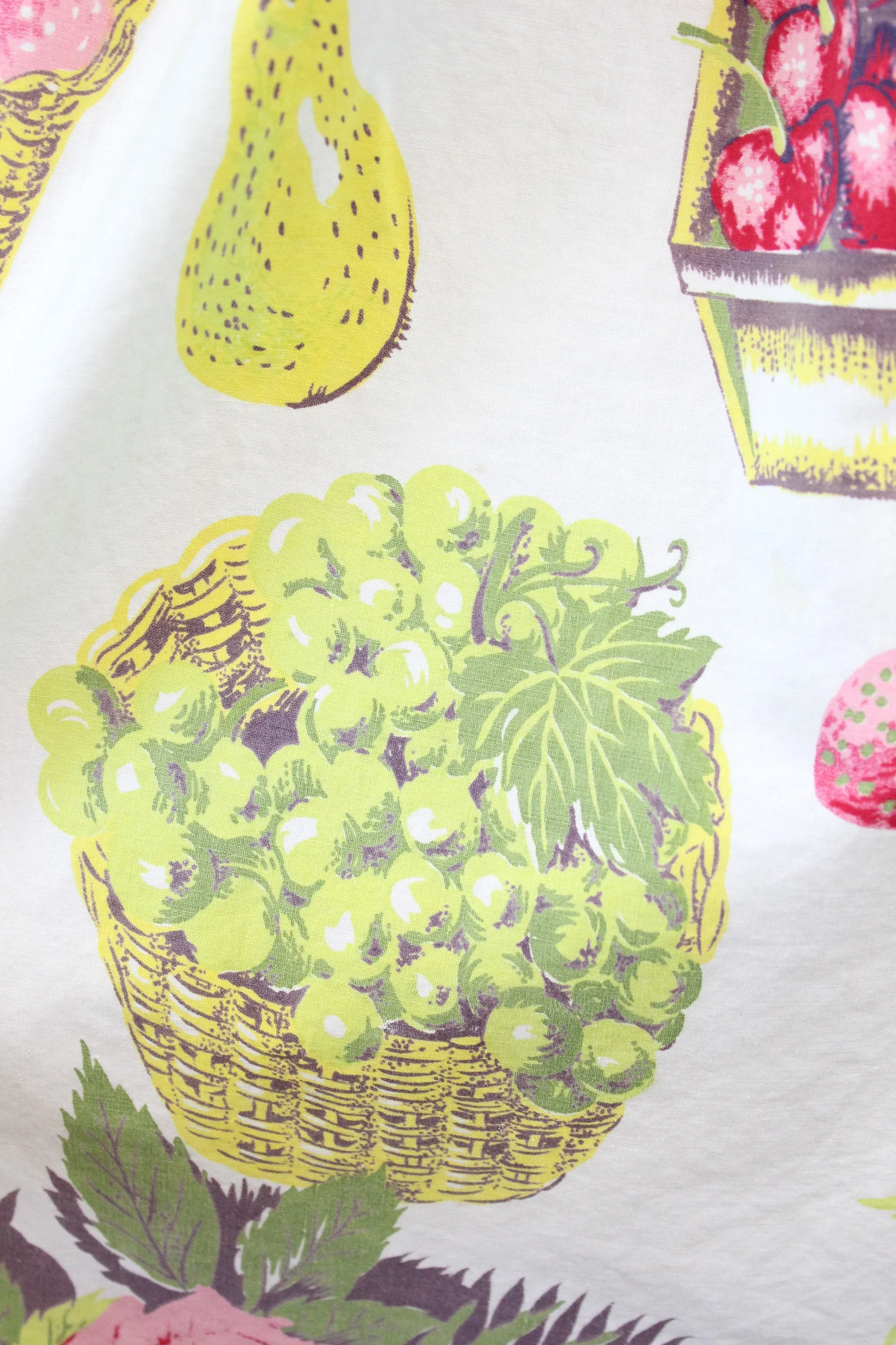 1950s CHERRY pear fruit novelty print skirt xs | new spring summer