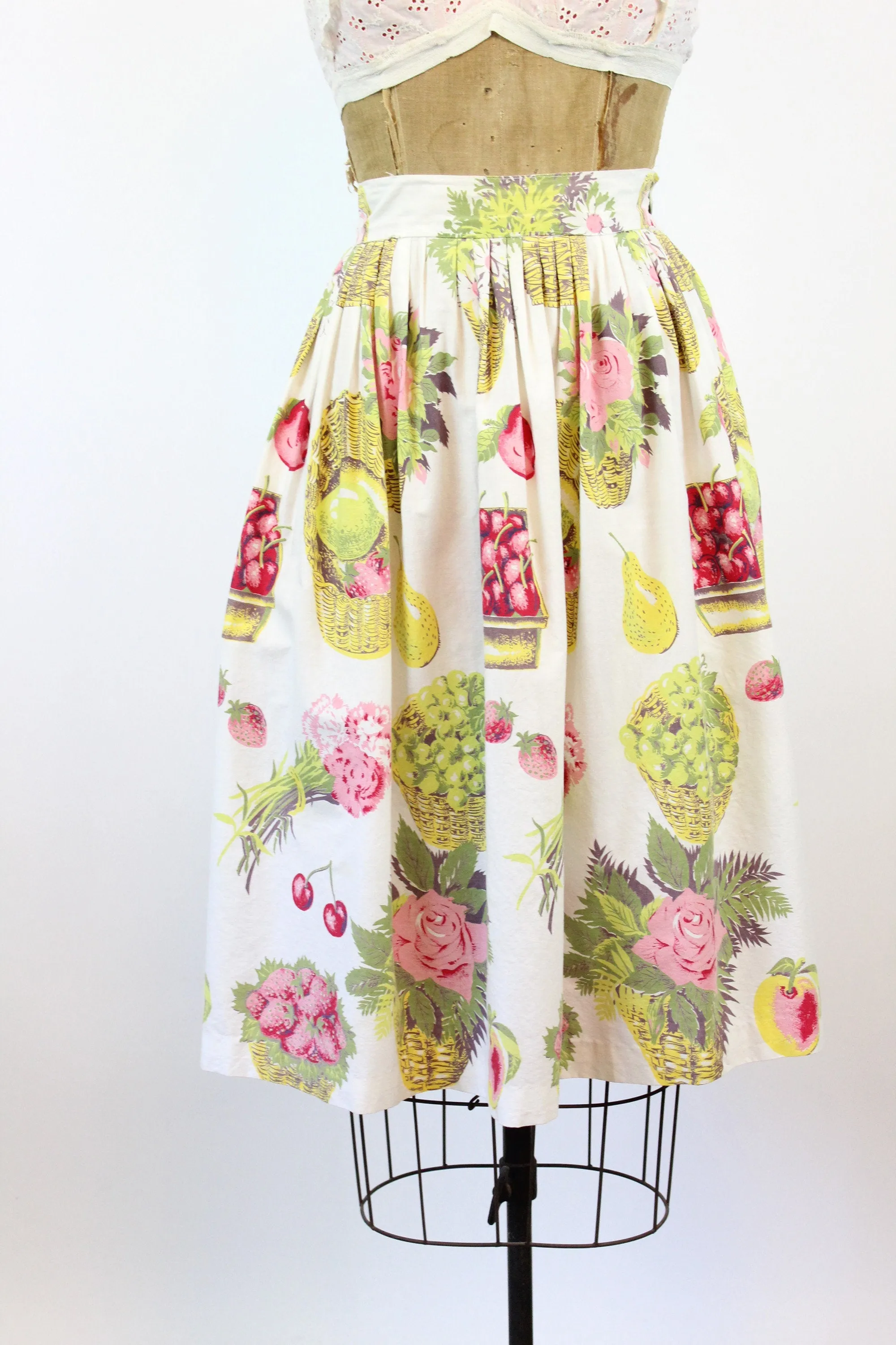1950s CHERRY pear fruit novelty print skirt xs | new spring summer