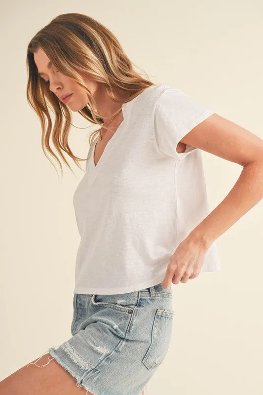 Aemi   Co Side Slit V-Neck Short Sleeve Cropped T-Shirt