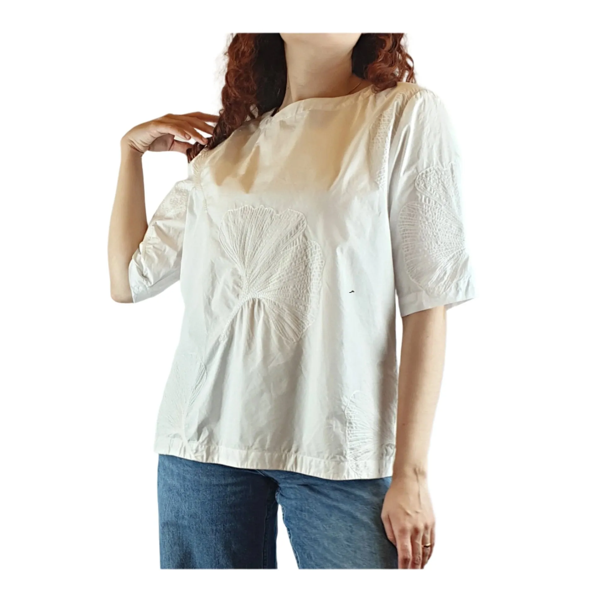 Alpha 60 white top wiith flower embroydery size 10
