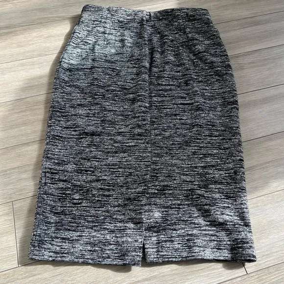 ARITZIA WILFRED FREE Pencil Skirt Pull On Stretch in heathered black &amp; white, S