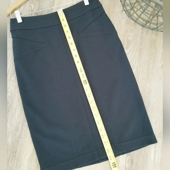 BCBG Maxazria Black Classic Midi Pencil Skirt NWT Business Casual Career Stretch