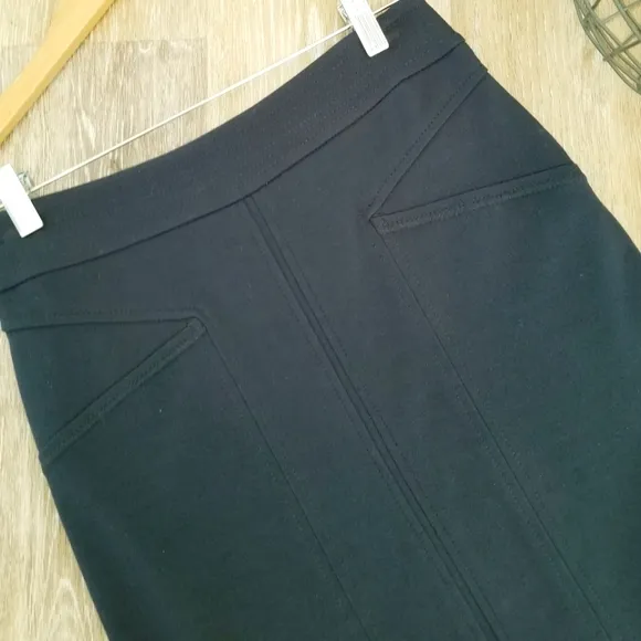 BCBG Maxazria Black Classic Midi Pencil Skirt NWT Business Casual Career Stretch