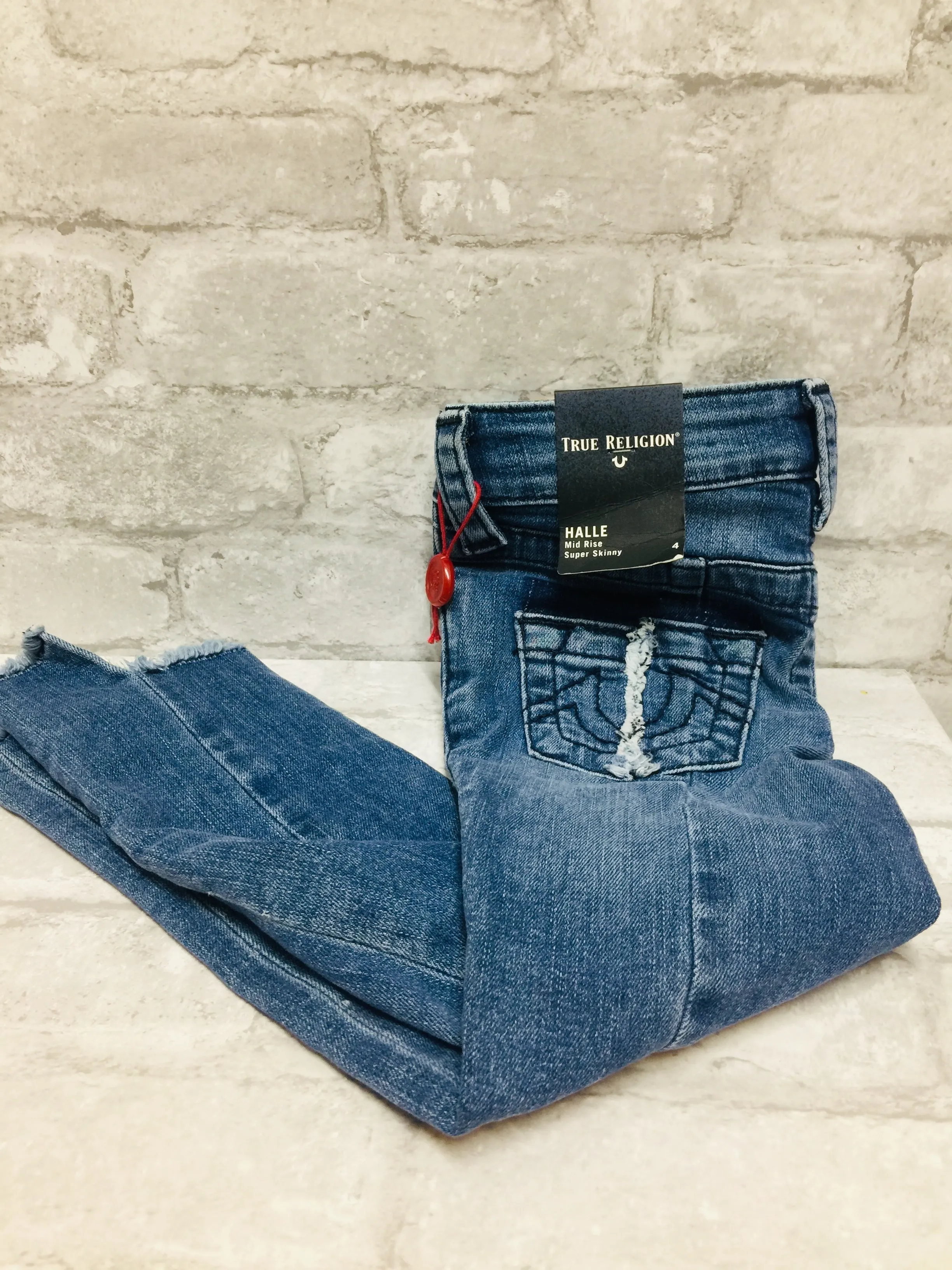 Brand new Girls true religion halle mid rise super skinny kids, sz 4! Retails $80 