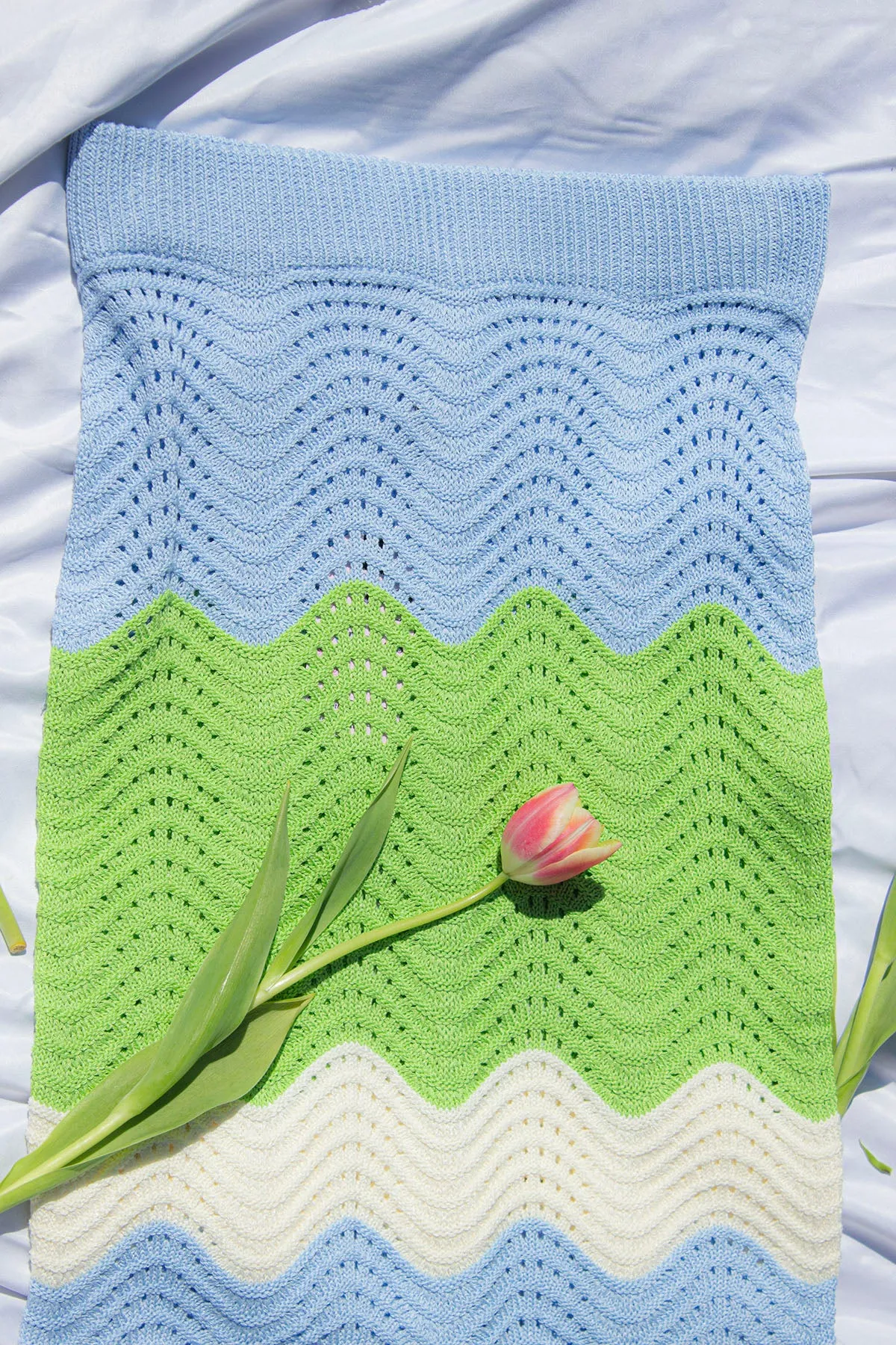 Crochet Style Wavy Pattern Pencil Skirt