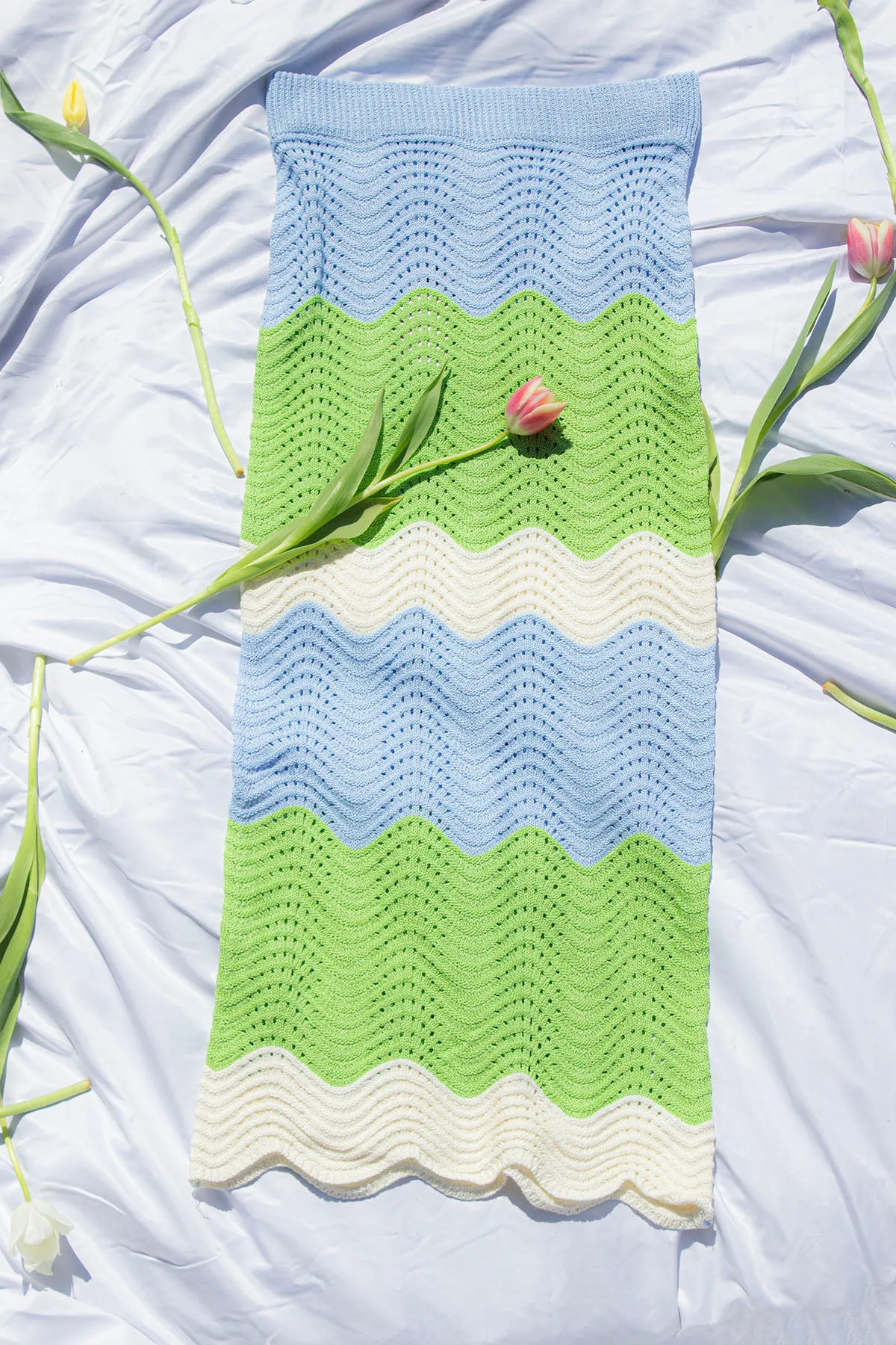 Crochet Style Wavy Pattern Pencil Skirt