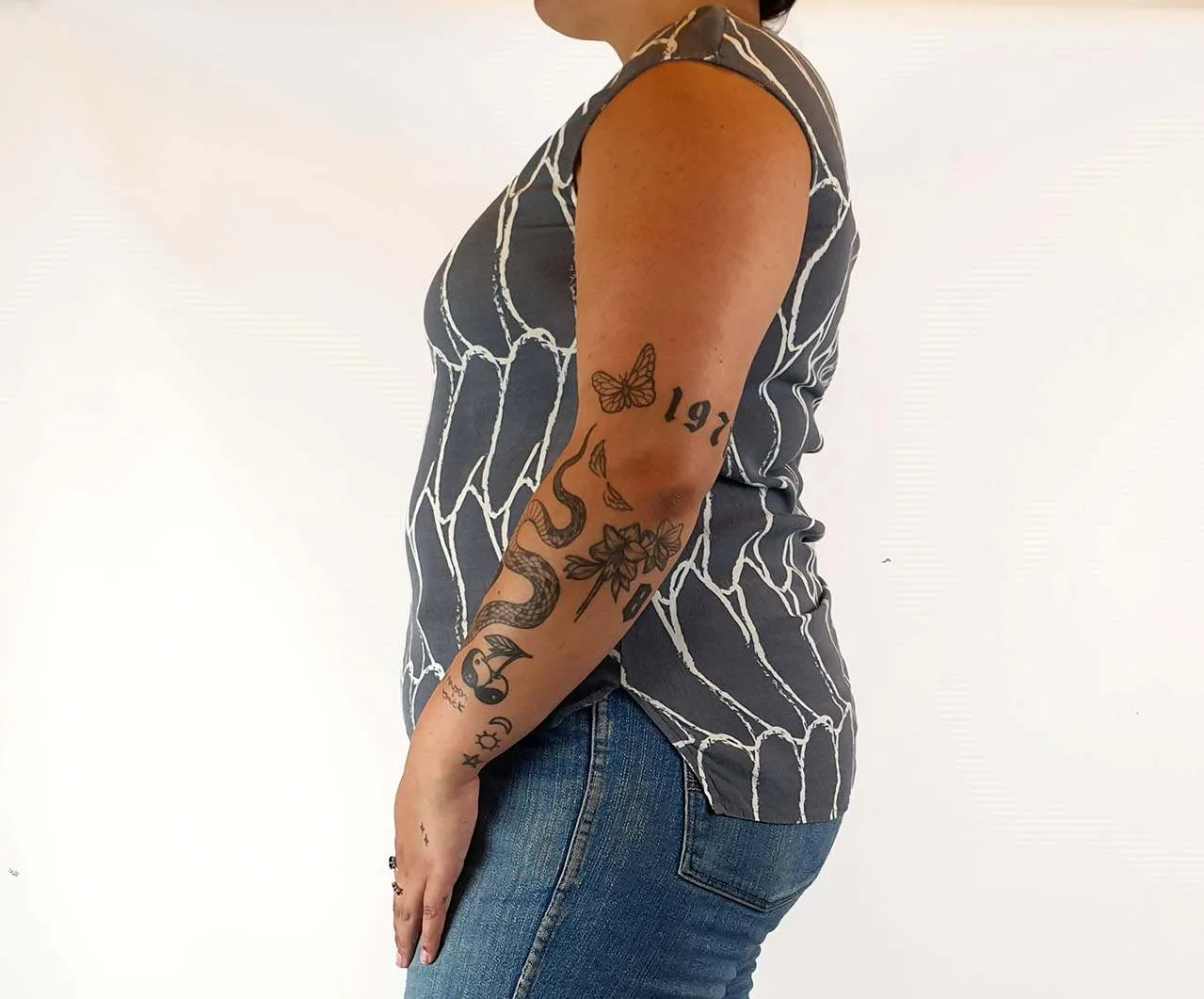 Elk grey print cap sleeve top size L