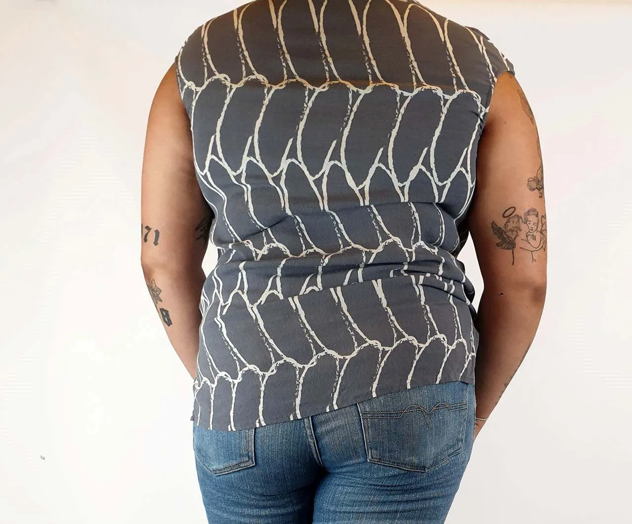 Elk grey print cap sleeve top size L