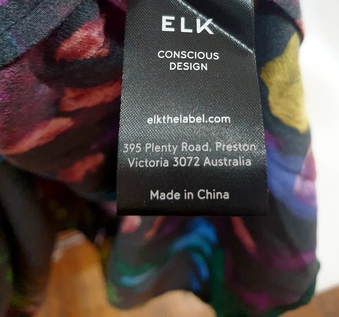 Elk stunning unique print skirt size 18