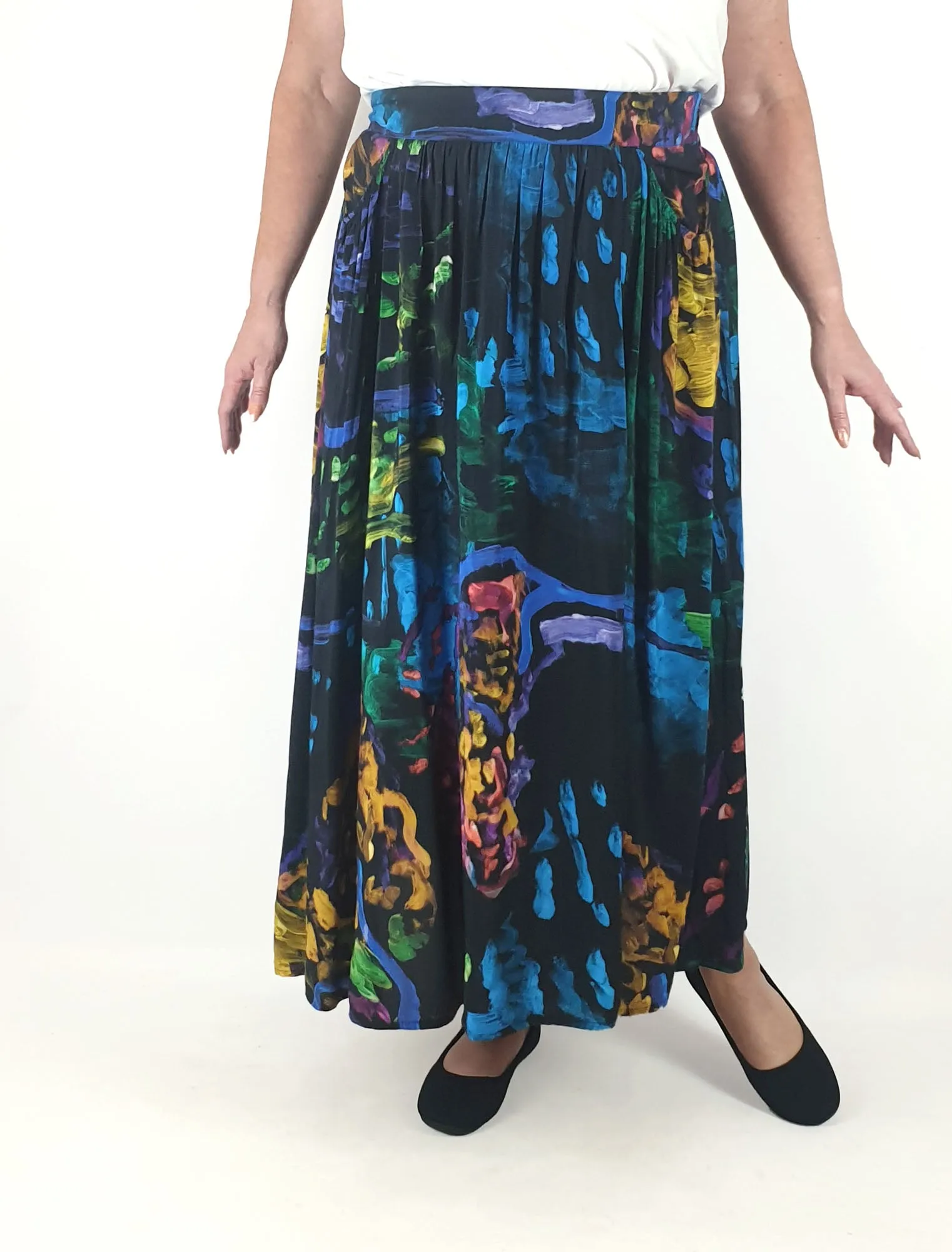 Elk stunning unique print skirt size 18