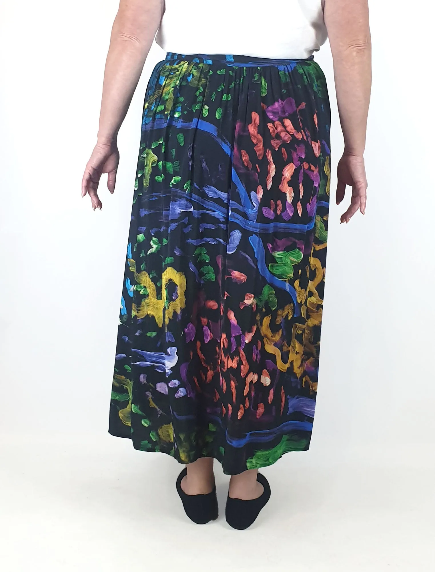 Elk stunning unique print skirt size 18