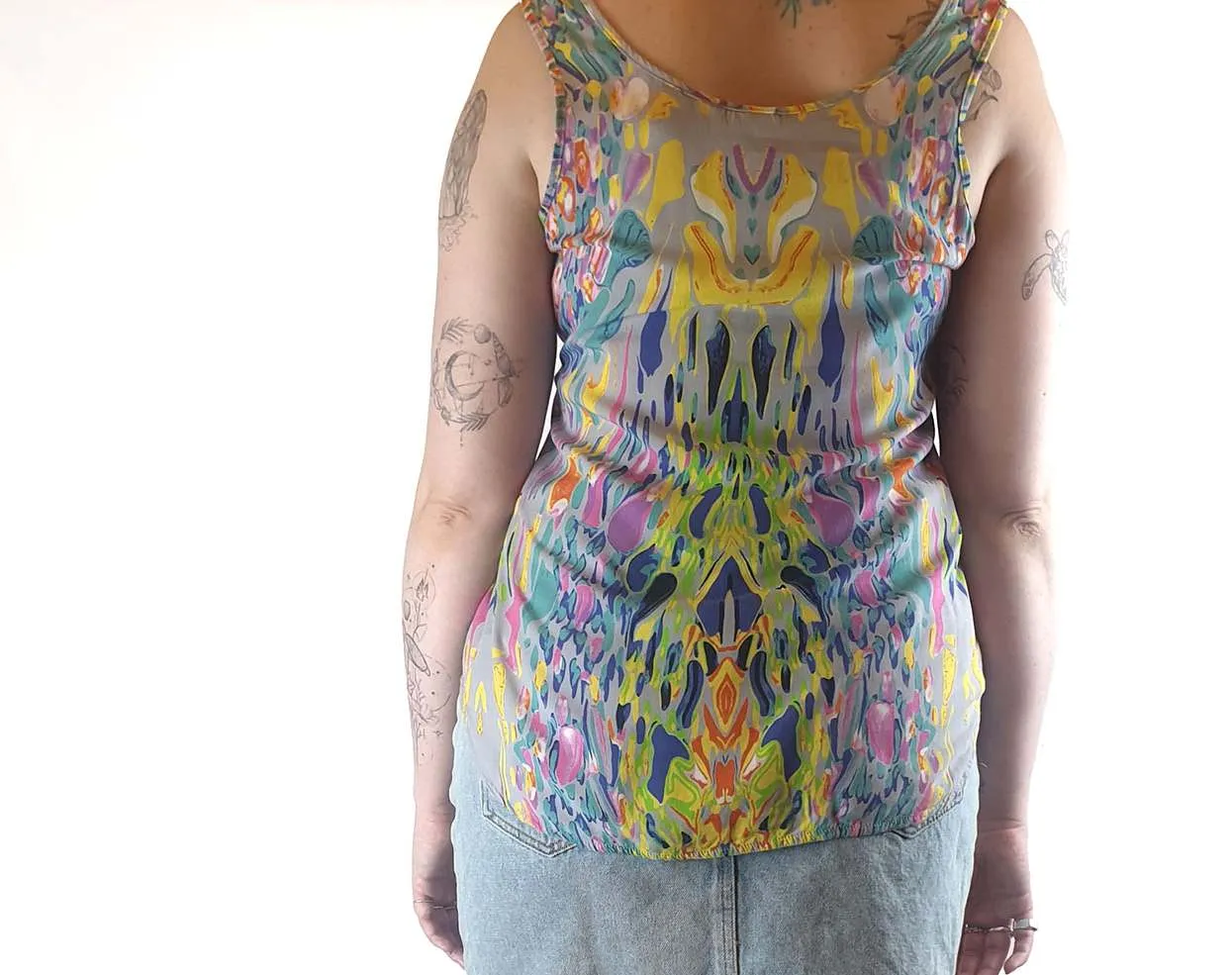 Elm colourful sleeveless scoop neck top size 12