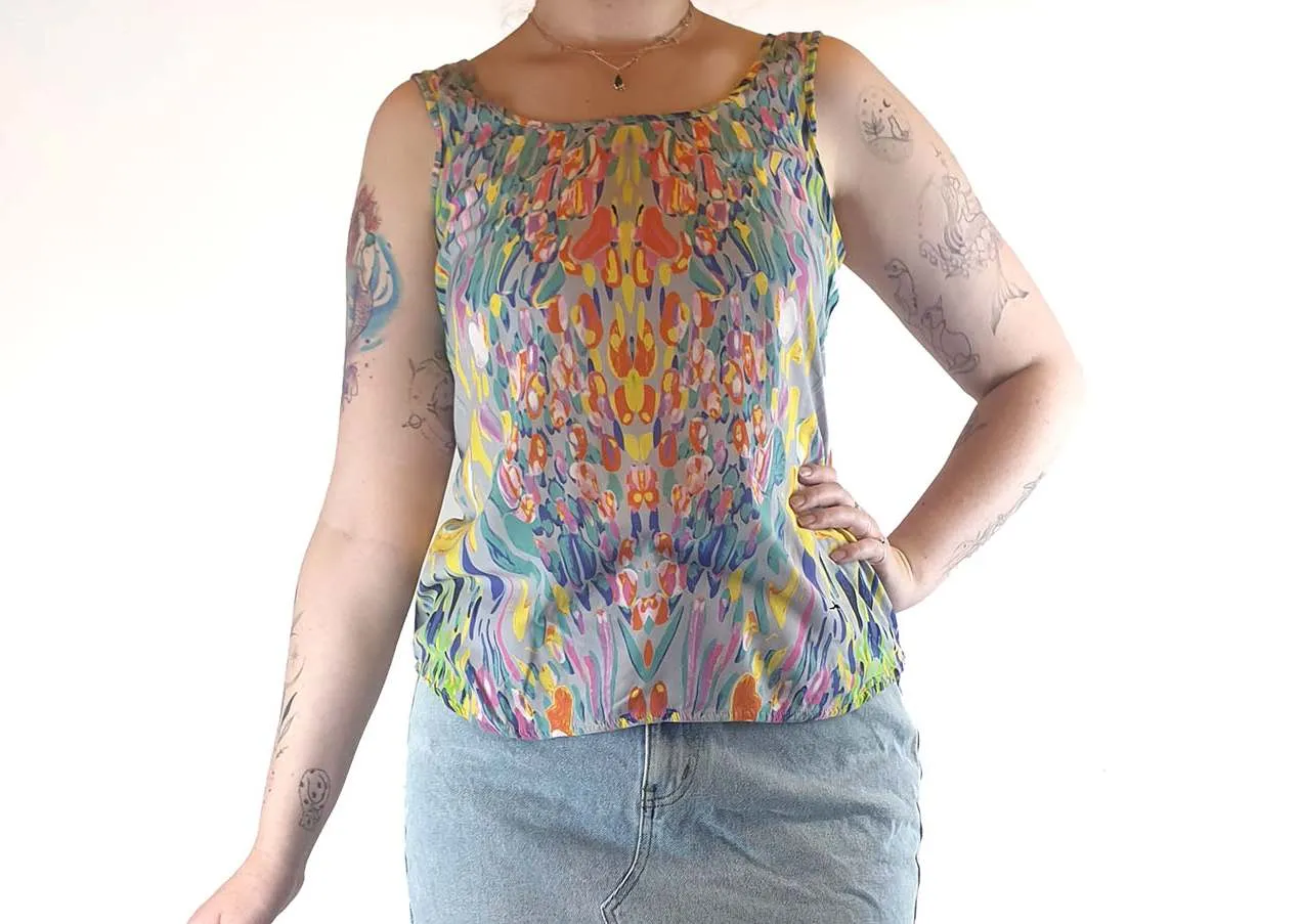 Elm colourful sleeveless scoop neck top size 12