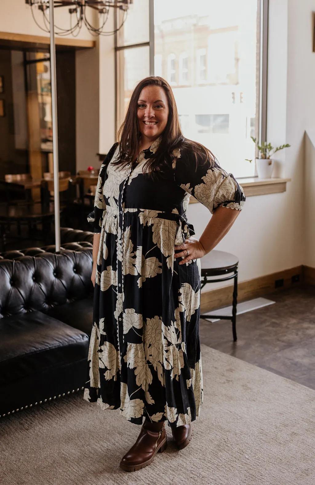 EVA REG/CURVY FLORAL COLLARED MIDI DRESS