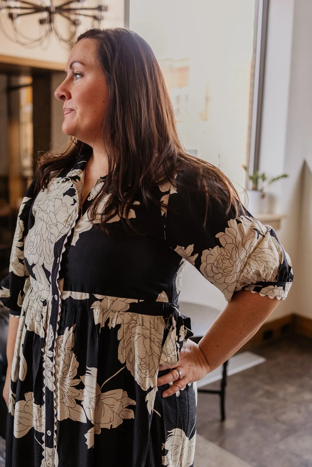 EVA REG/CURVY FLORAL COLLARED MIDI DRESS