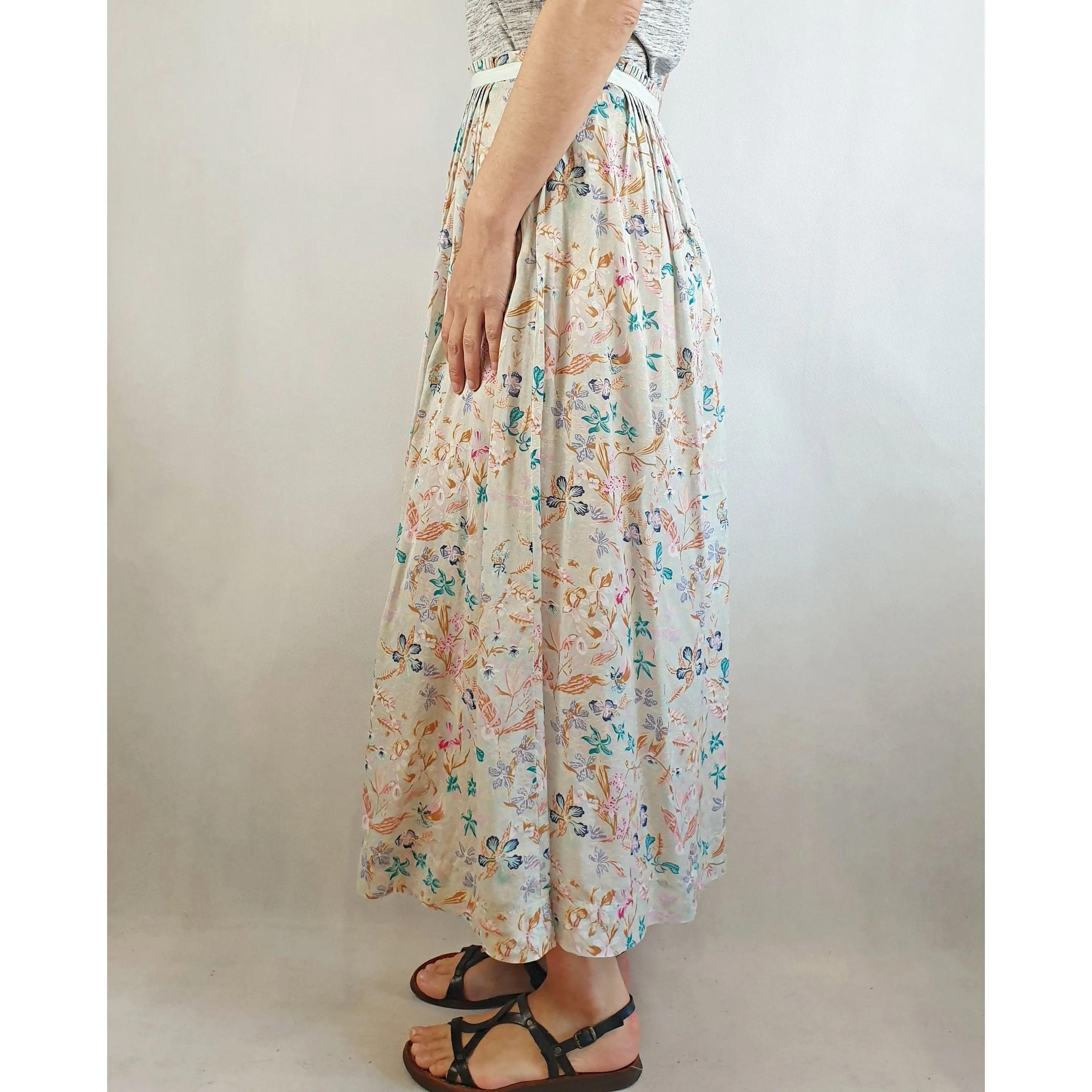 Fleur Wood maxi skirt with blue with floral print size 1 (best fits size 8)