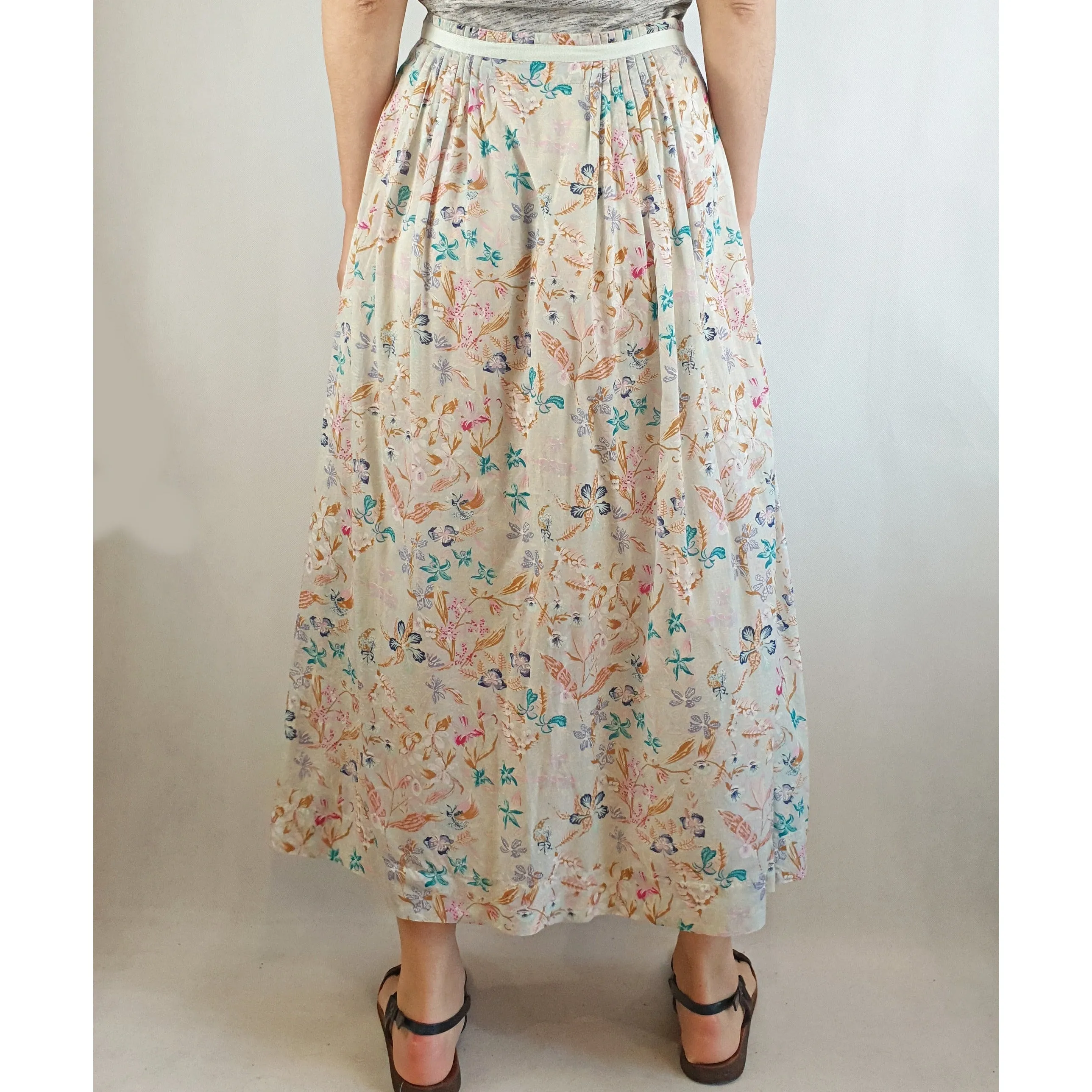 Fleur Wood maxi skirt with blue with floral print size 1 (best fits size 8)