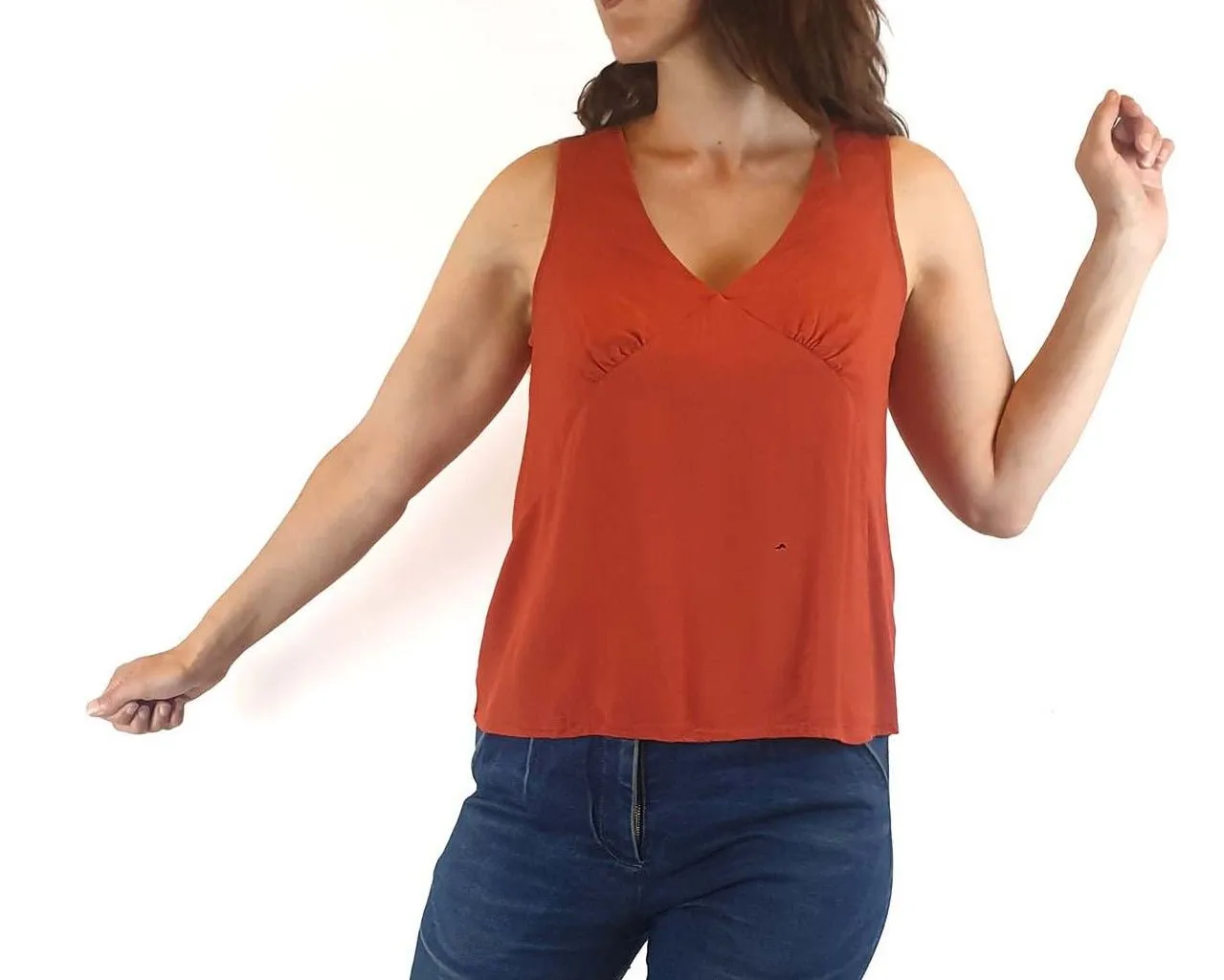 Gorman red sleeveless top with flattering  v-neckline size 8