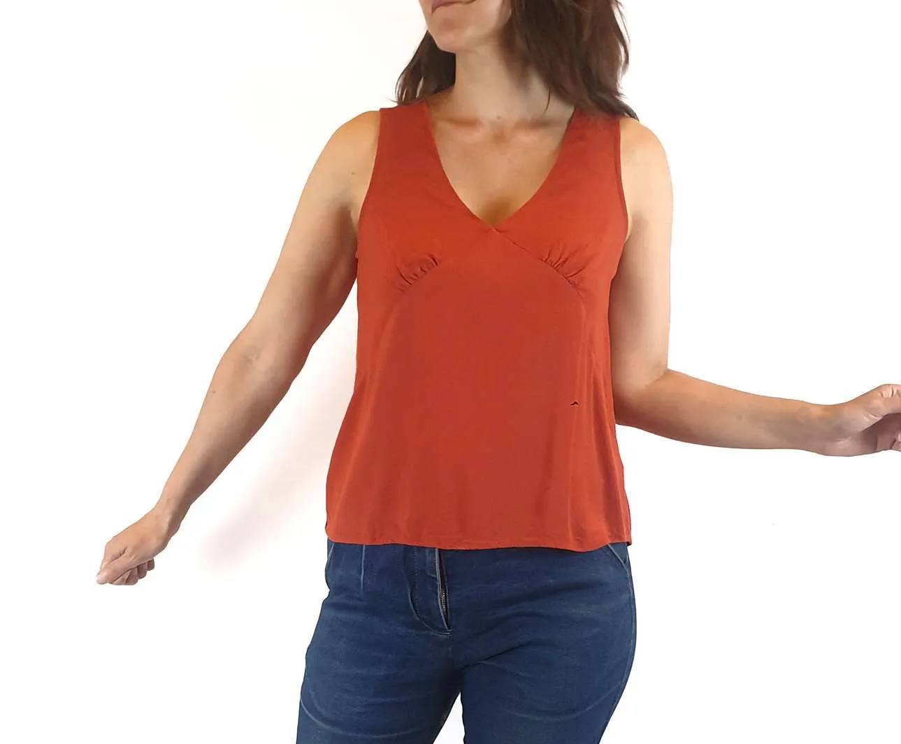 Gorman red sleeveless top with flattering  v-neckline size 8