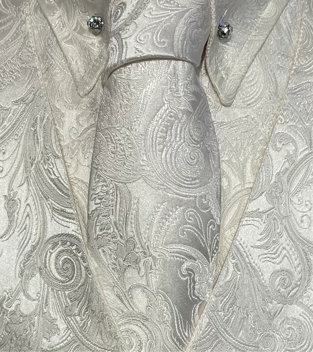 Hawkewood, Custom Equitation Set
