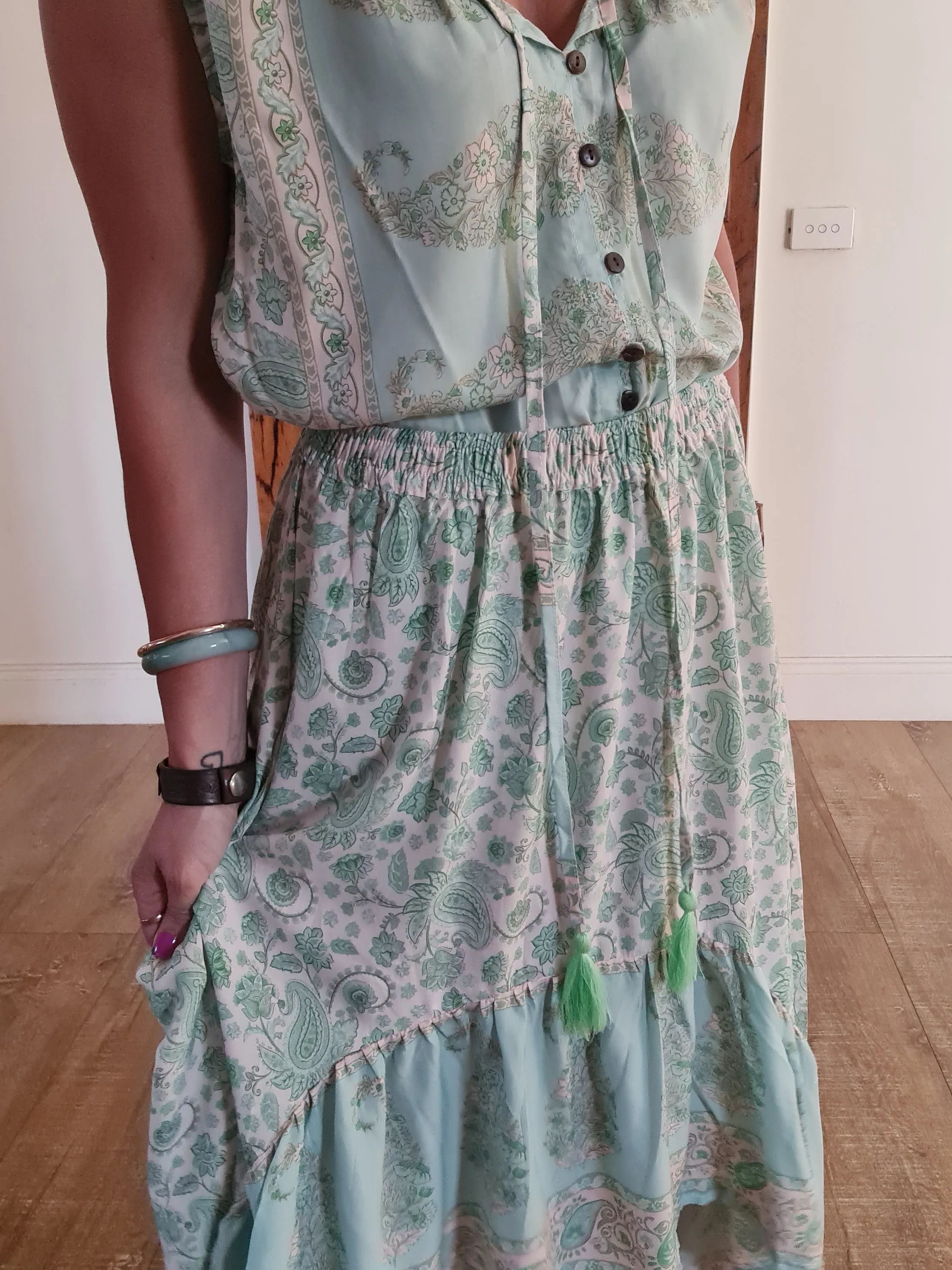 Islander Spanish Skirt
