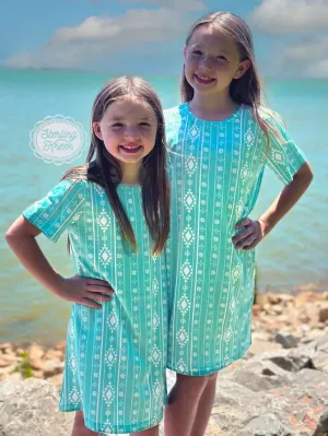 KIDS MINI WALKING IN TURQUOISE DRESS