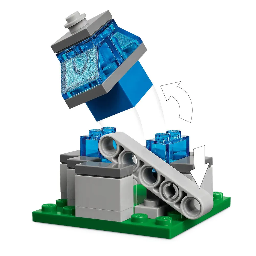 LEGO Minecraft Movie The Ghast Balloon Village Attack - 21273