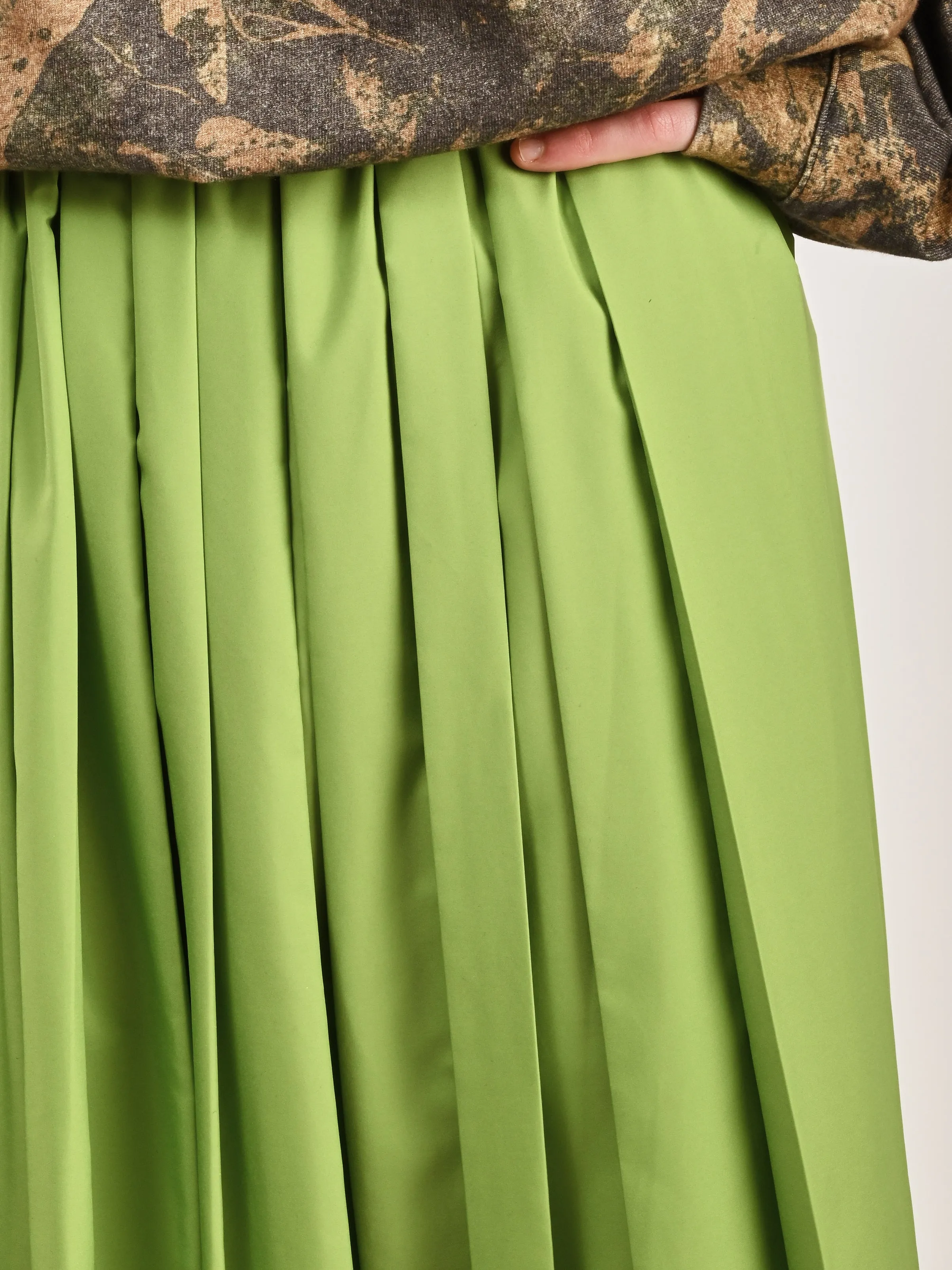 Lime Nylon Pleated Pull On Skirt