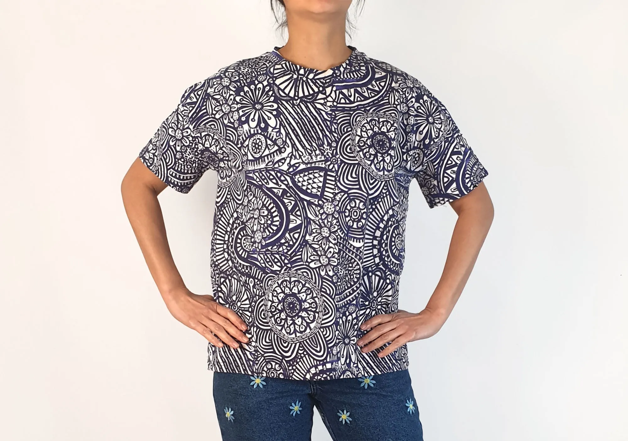 Lordy Dordie blue and white print tee shirt top size S
