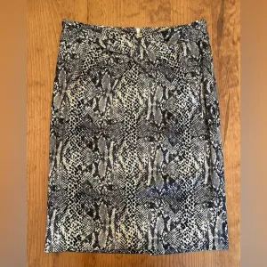 Michael Kors Snakeskin Print Pencil Skirt