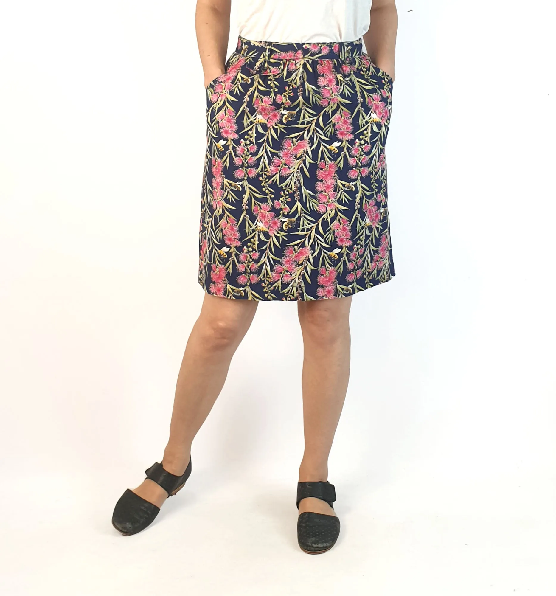 Miranda Murphy bottle brush and bee print skirt size 8