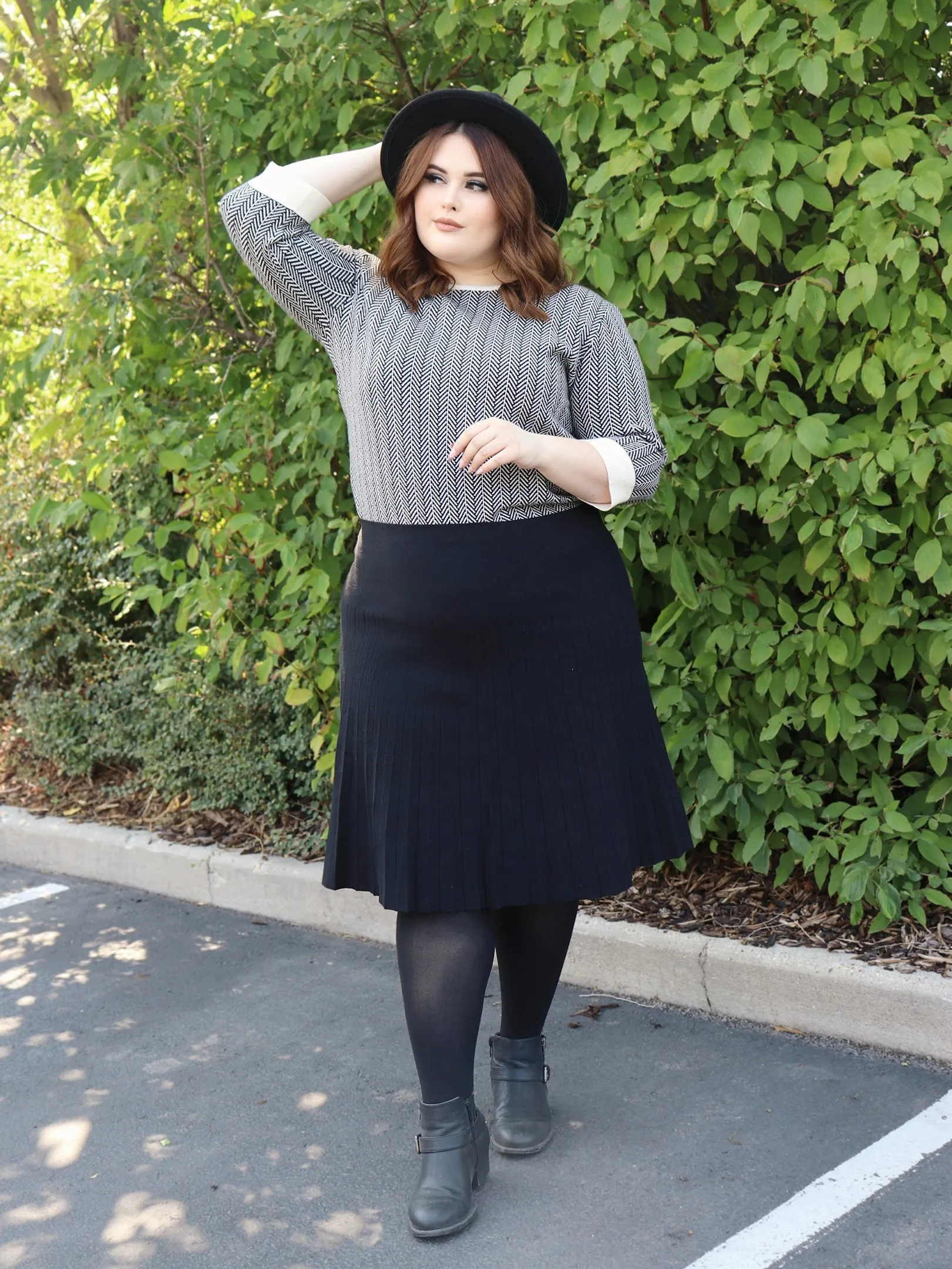 MM PURPLE LABEL - BLACK PLEATED.