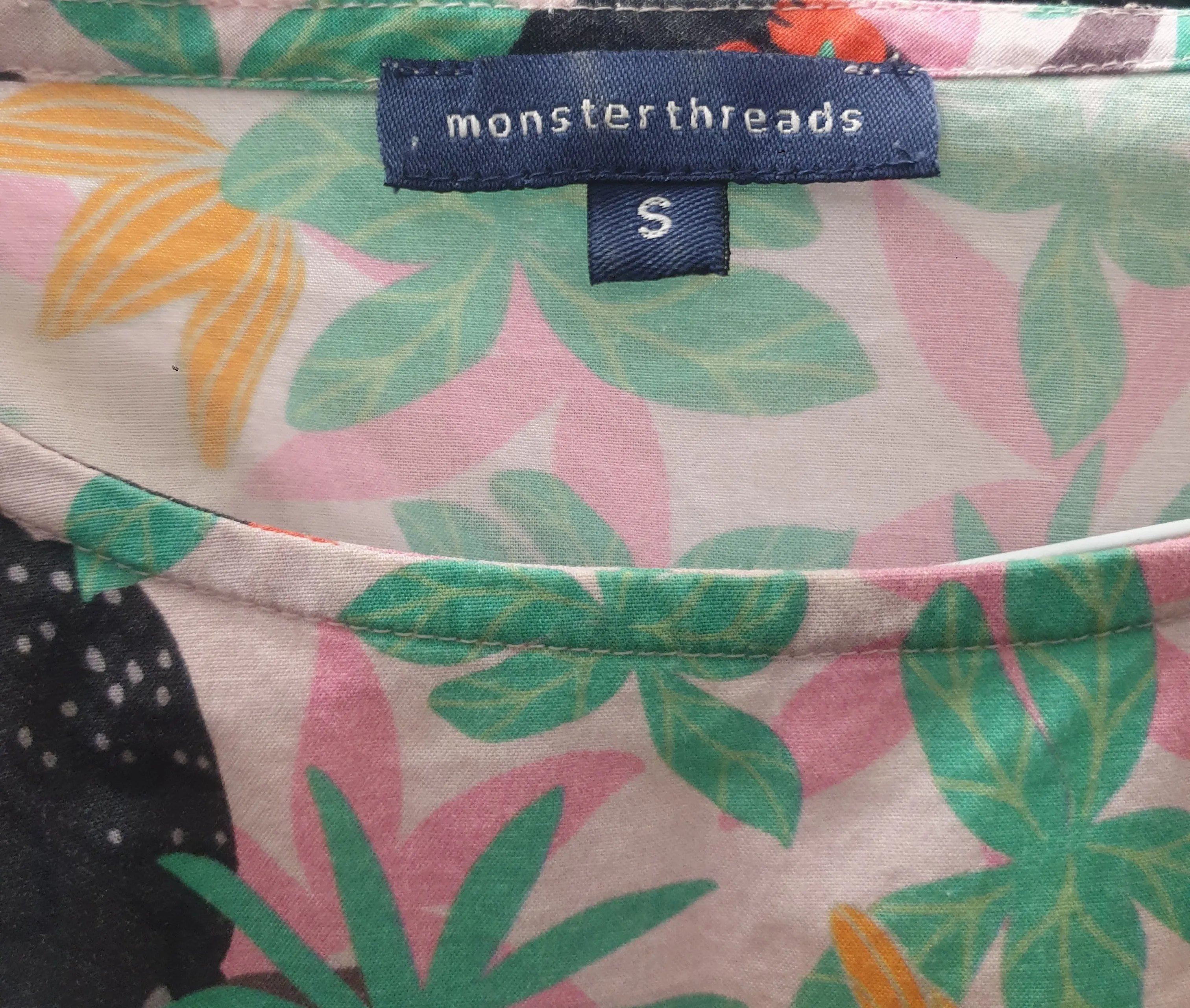 Monstreathreads black cockatoo print top size S