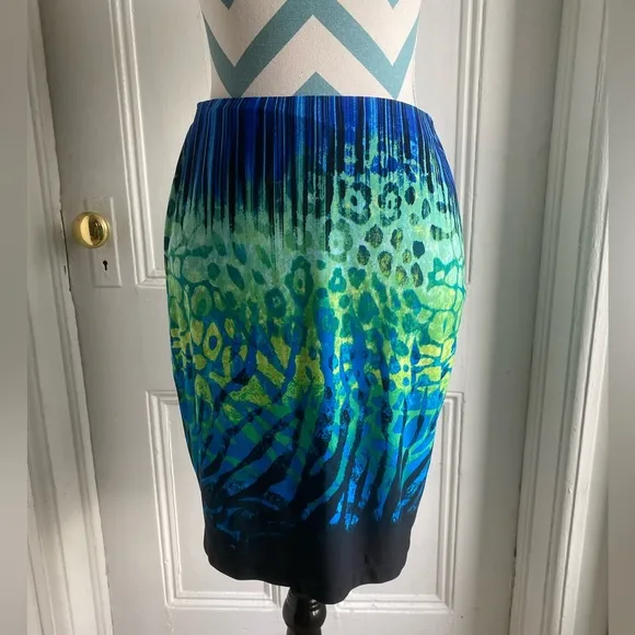 Muse stretch pencil skirt-size Sz 8us