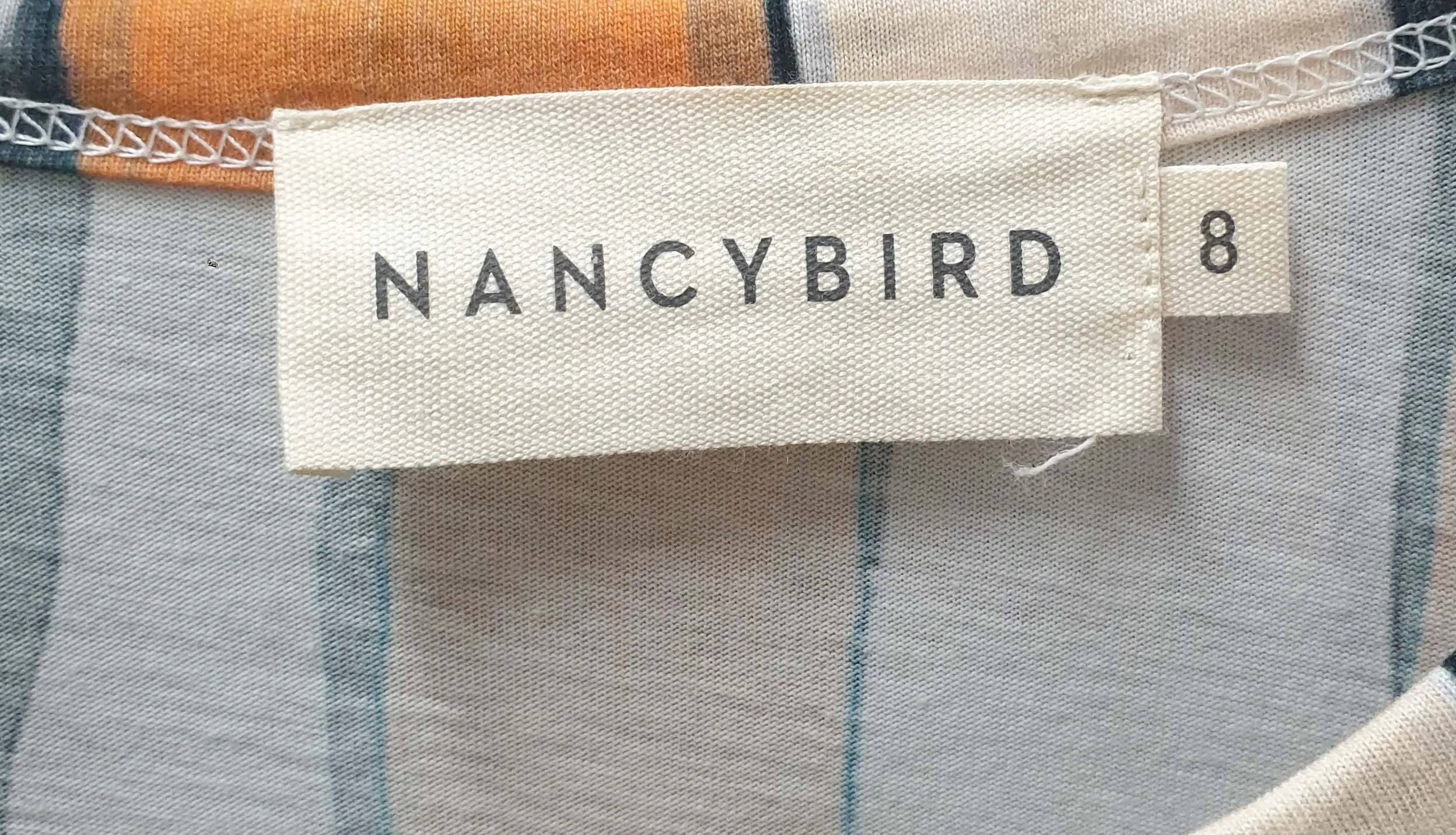 Nancybird vase print top size 8
