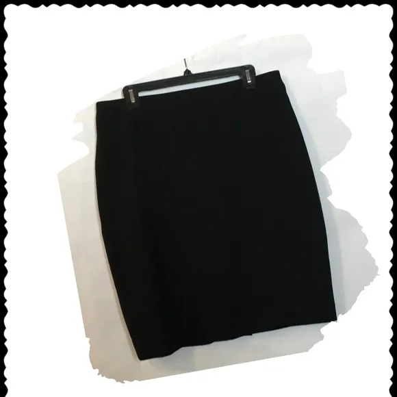 NECESSARY LITTLE BLACK KNEE LENGHT PENCIL SKIRT