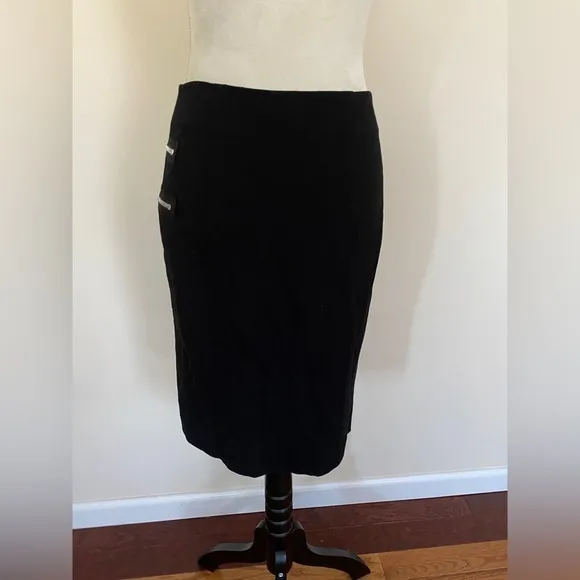 NWOT - Vince Camuto Black Bodycon Pencil Skirt with Silver Zipper Details