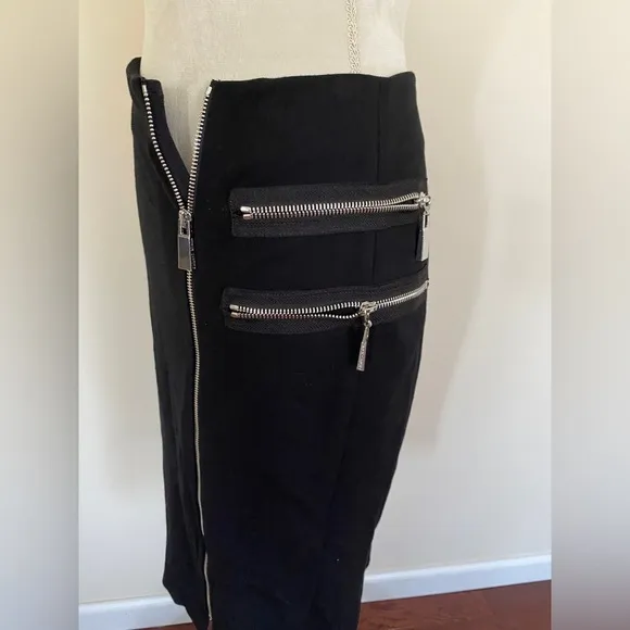 NWOT - Vince Camuto Black Bodycon Pencil Skirt with Silver Zipper Details
