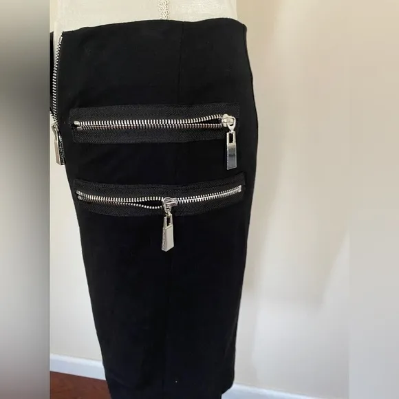 NWOT - Vince Camuto Black Bodycon Pencil Skirt with Silver Zipper Details