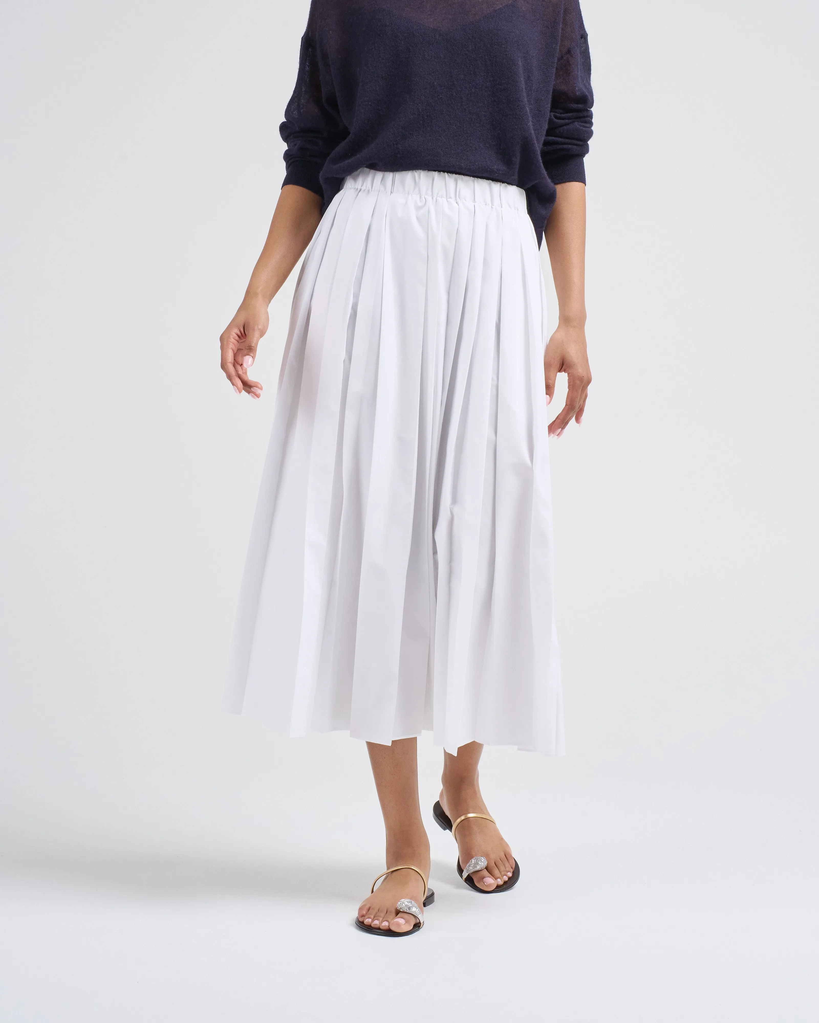 nylon pleated pull on skirt