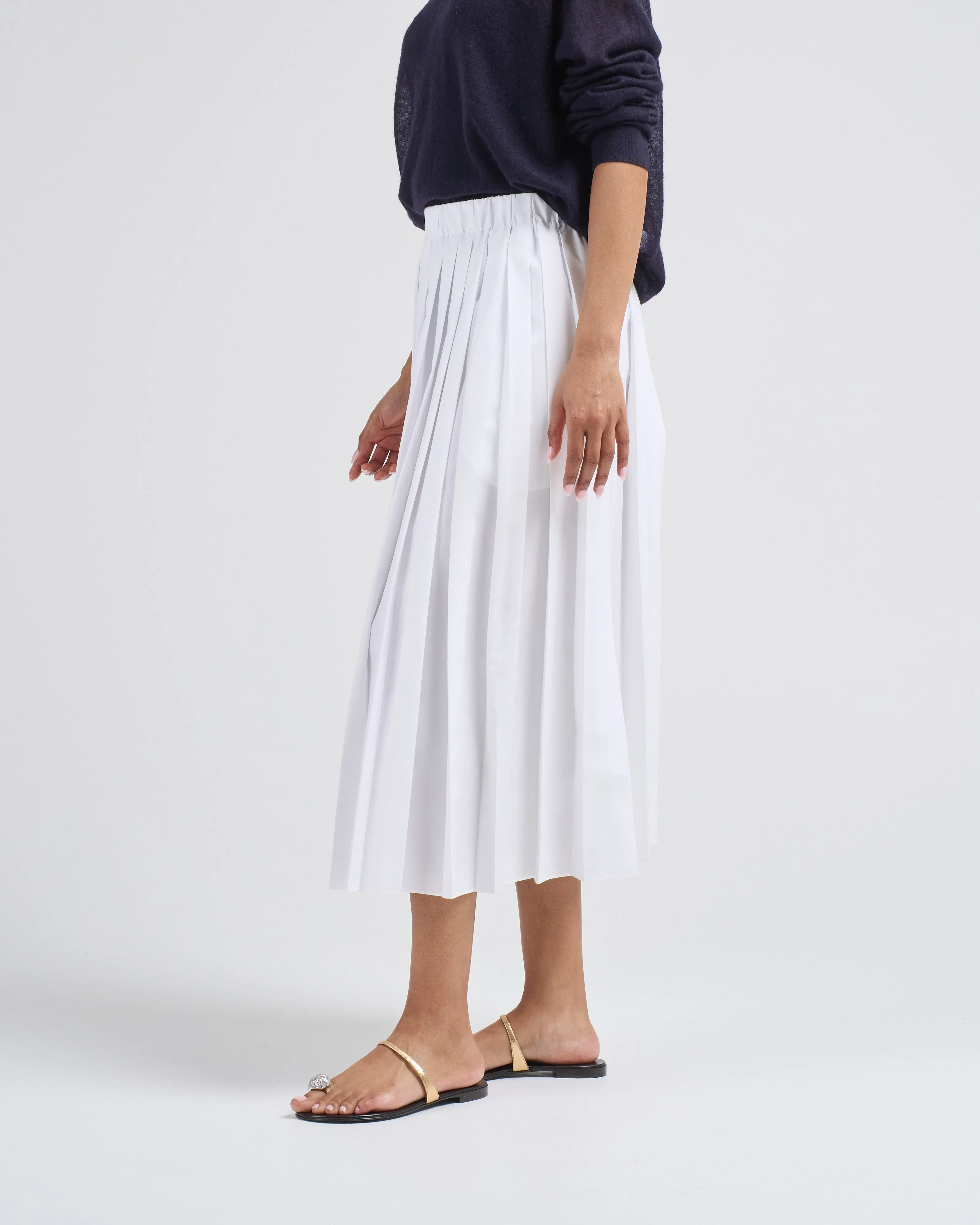 nylon pleated pull on skirt