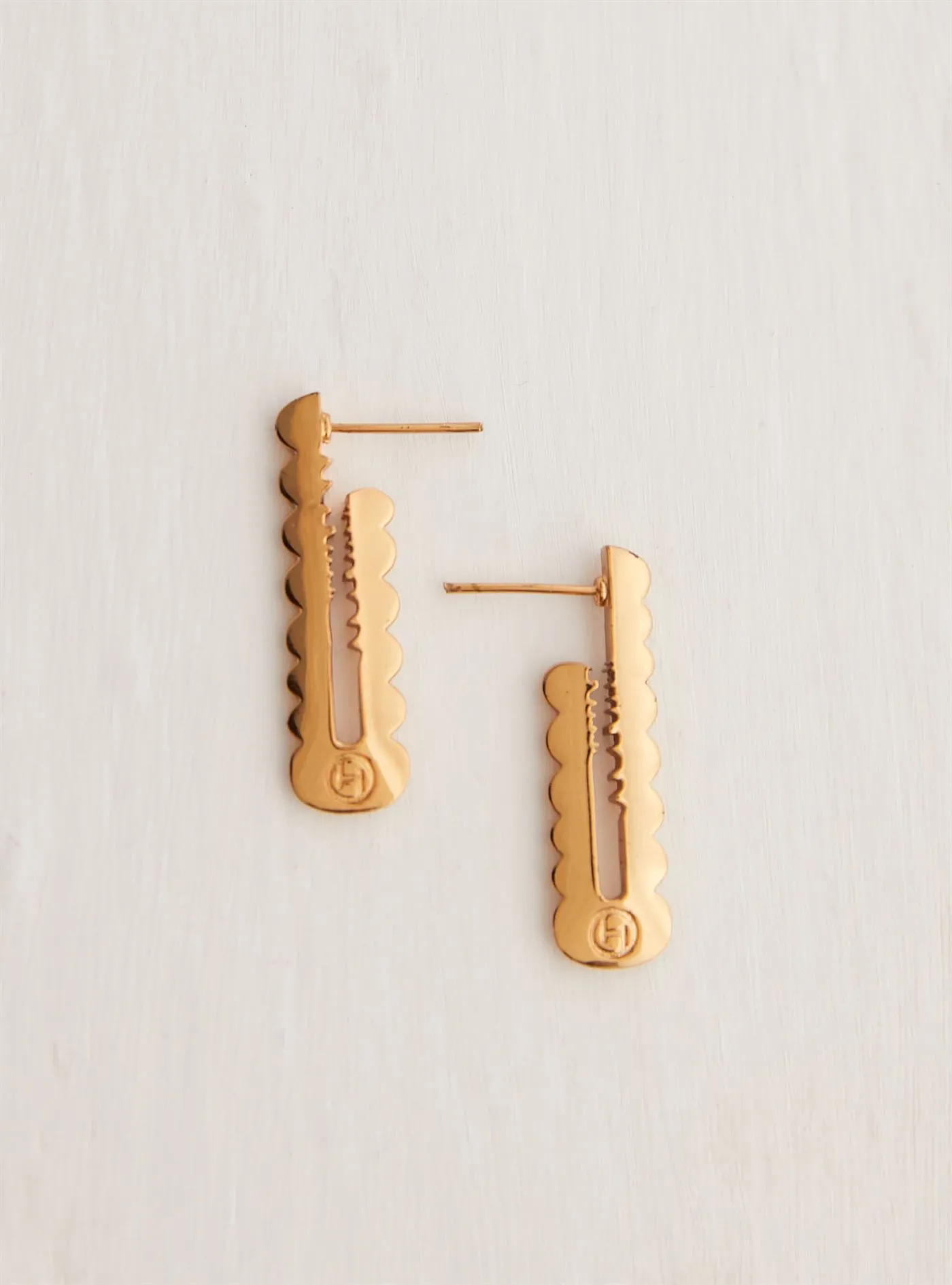 Outhouse   I   OH Epee Melrose Avenue Maxi Earrings Brass Gold Accessories  OHAW21EA502