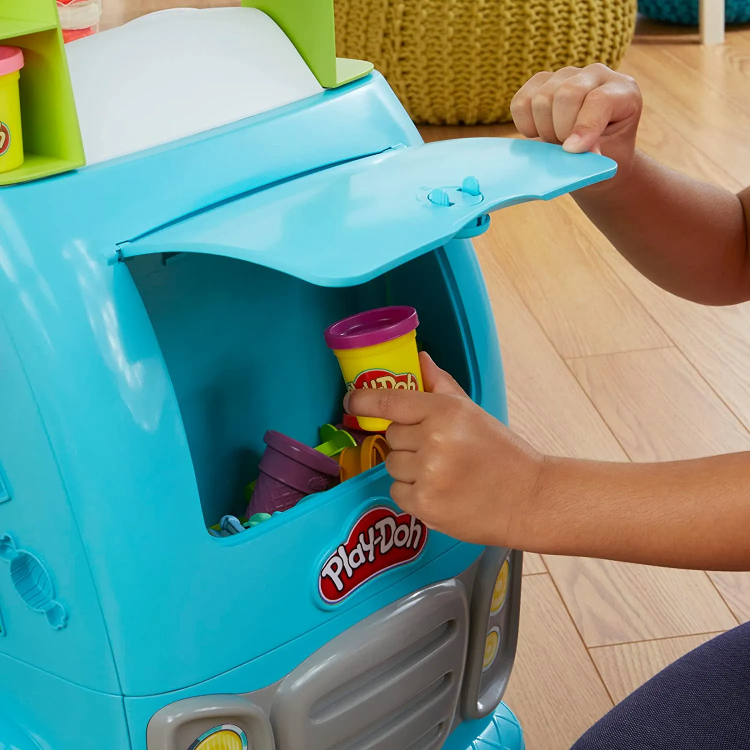 Play Doh Ultimate Ice Cream Truck