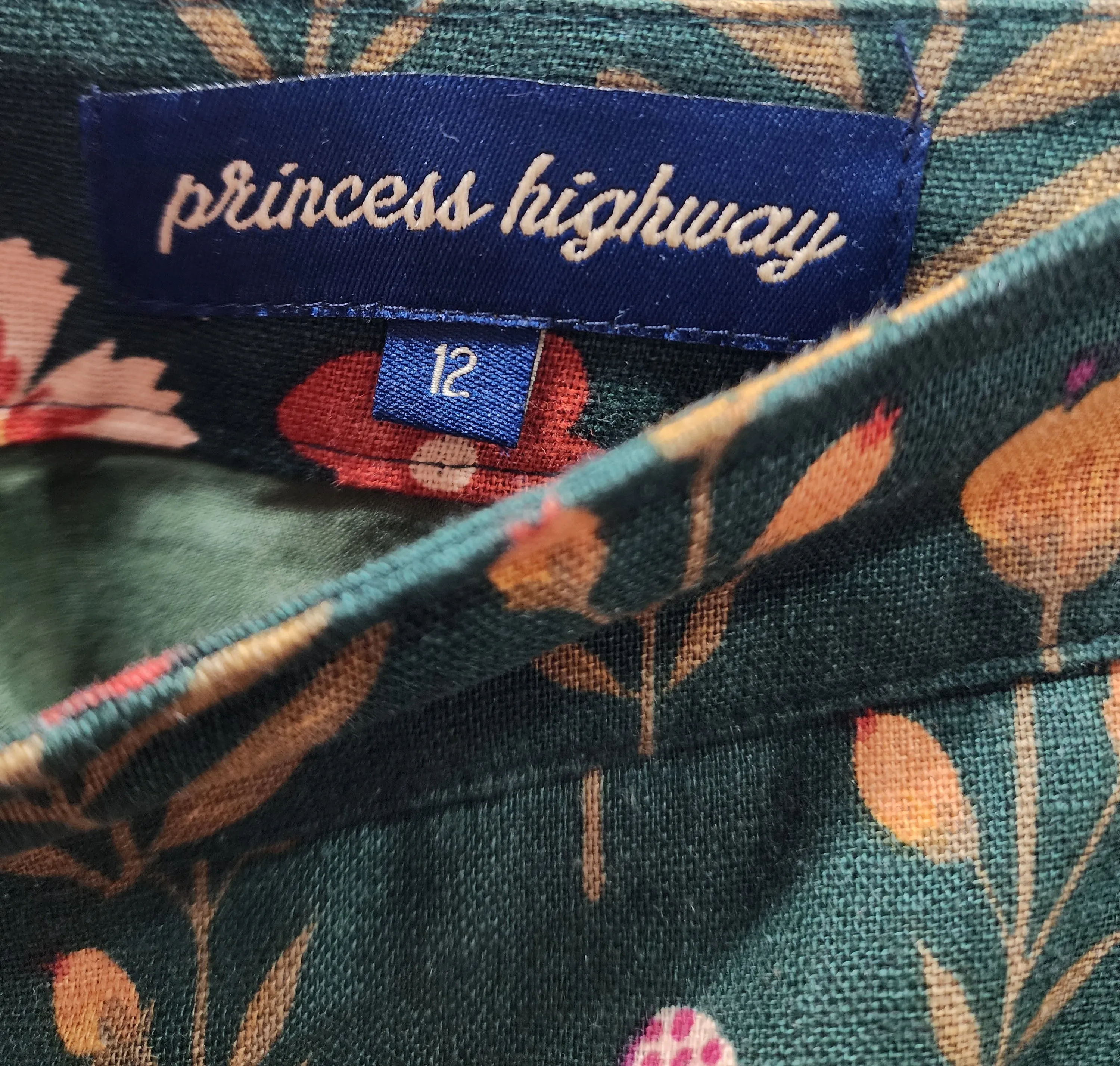 Princess Highway green floral skirt size 12