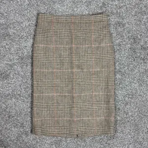 Pure Collection Moon Quality British Cloth Wool Pencil Skirt Size 2