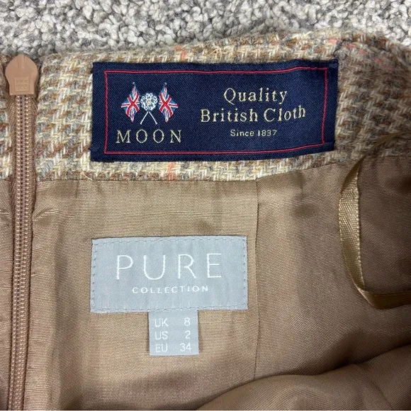 Pure Collection Moon Quality British Cloth Wool Pencil Skirt Size 2