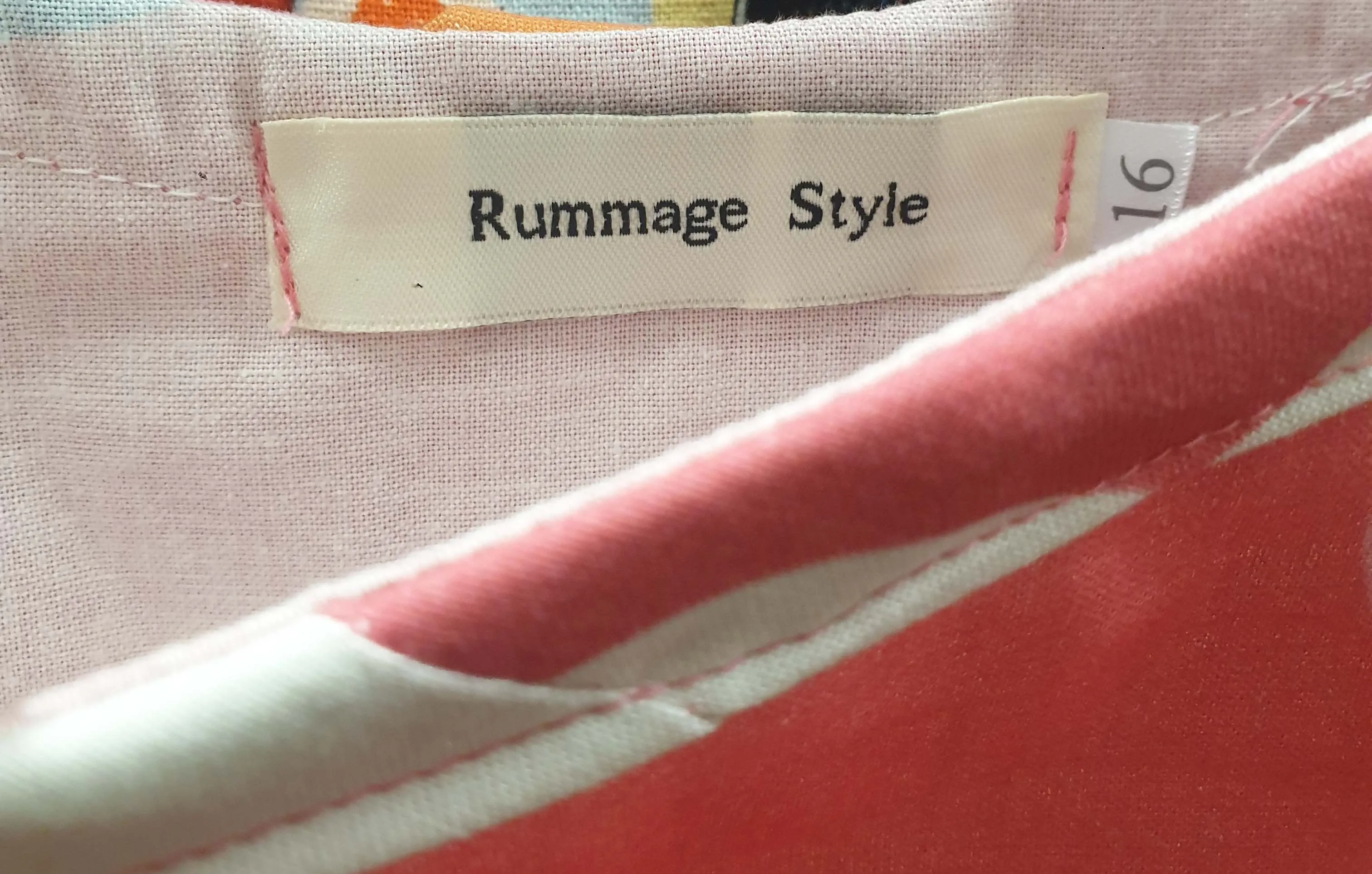 Rummage Style pink print top size 16