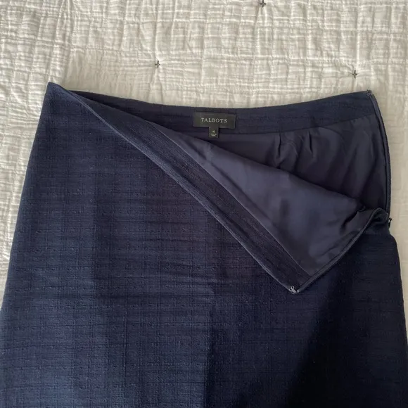 TALBOTS Tweed Knit Embroidered Sequin Fringe Pencil Skirt Navy Blue Size 10