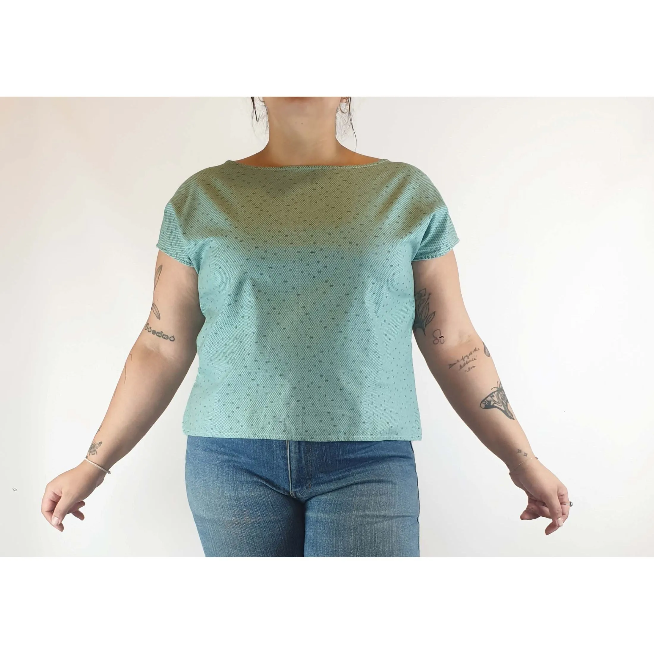 Theadora Jones pre-owned green print 100% cotton shell top size XL (best fits size 14-16)