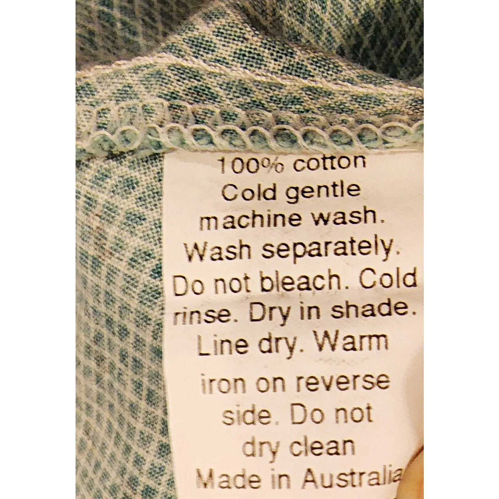 Theadora Jones pre-owned green print 100% cotton shell top size XL (best fits size 14-16)